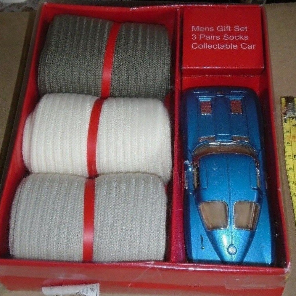 Vintage 3 Pc Socks 1 Corvette Sting Ray Gift Set